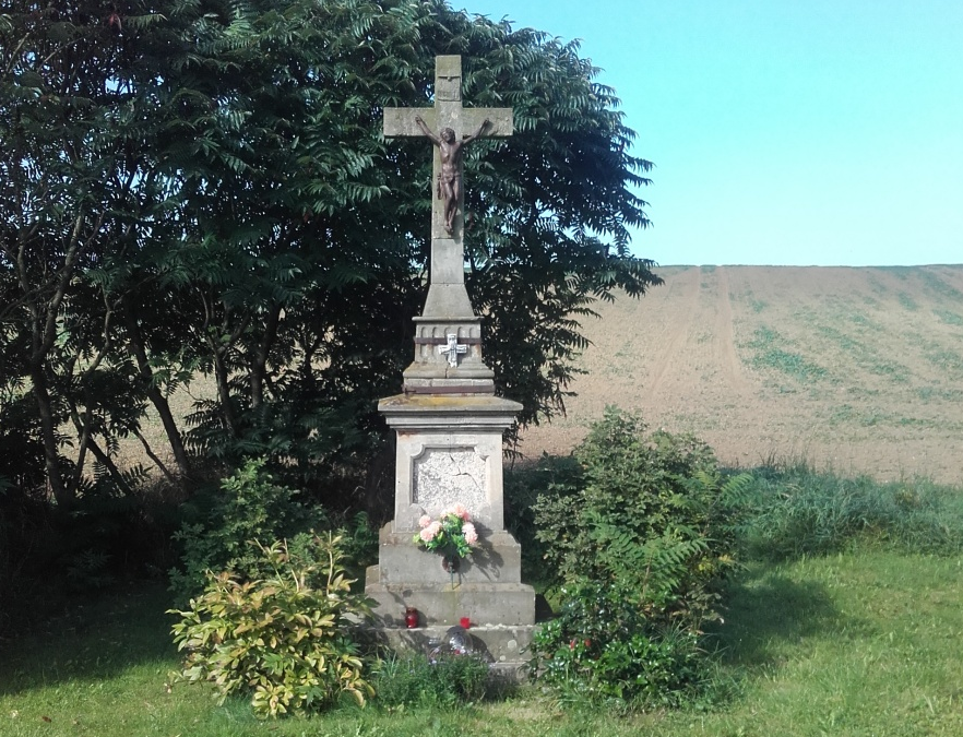Kamenný kříž na Lukovském, 2017 před